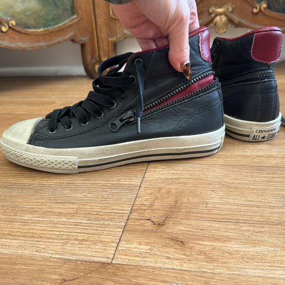 John Varvatos x Converse Black & Red - Picture 3 of 6